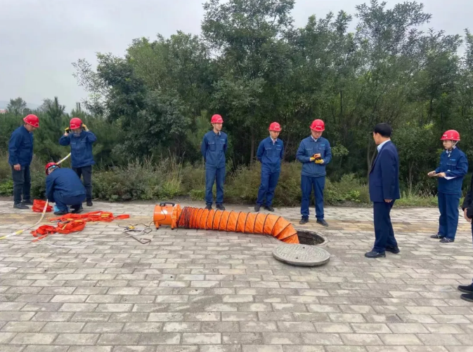 防患未然 未雨绸缪--泓源能源供应公司开展2021年供热突发事件综合应急演练(图4) 防患未然 未雨绸缪--泓源能源供应公司开展2021年供热突发事件综合应急演练(图4)